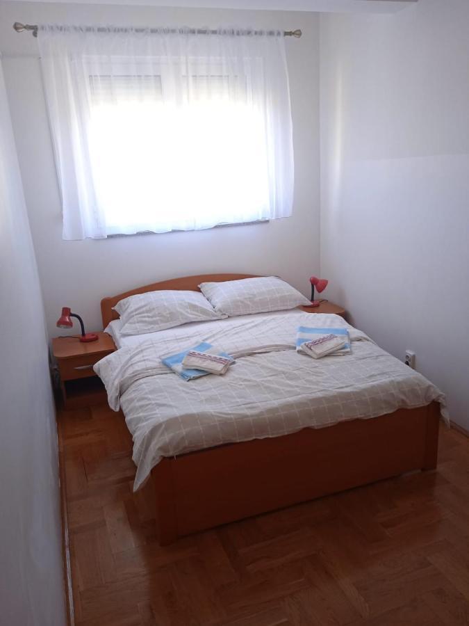 Apartment Luka With Balcony, Sea View And Free Parking Šibenik Extérieur photo
