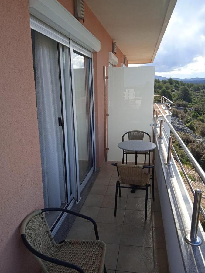 Apartment Luka With Balcony, Sea View And Free Parking Šibenik Extérieur photo